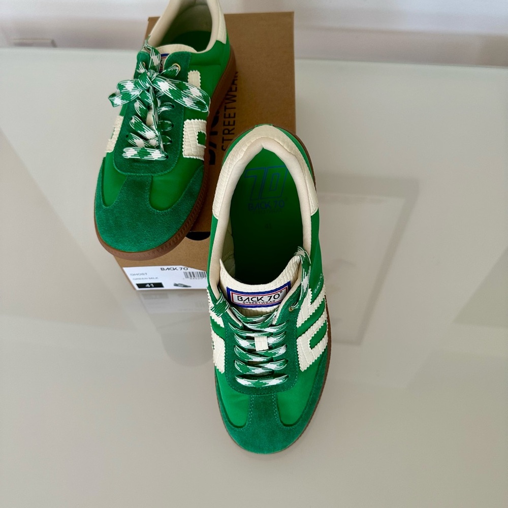 Back70 Ghost Green Milk 41 shoes sneakers tennis shoes (like a size 9.5)